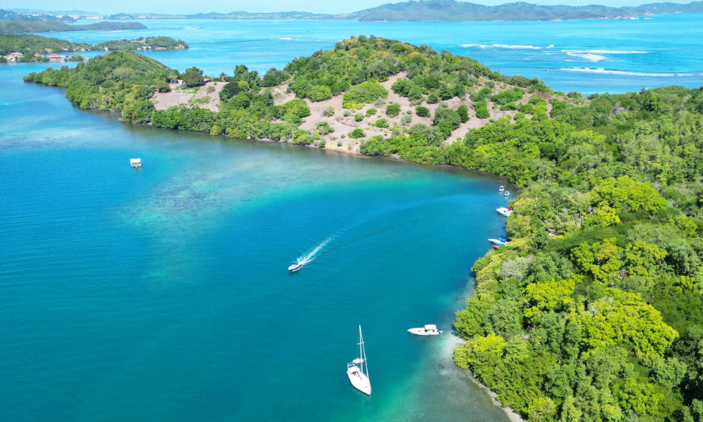 Découvrez la Magie de l’Îlet Chancel en Catamaran Martinique